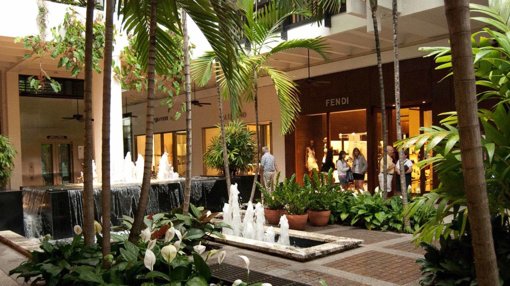 Bal Harbour, interior tropical fountains, luxury retail