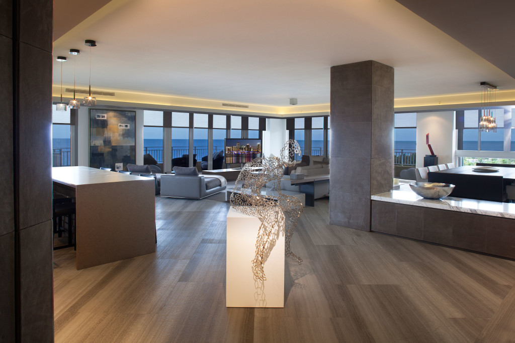 _Livingroom-With-Statue